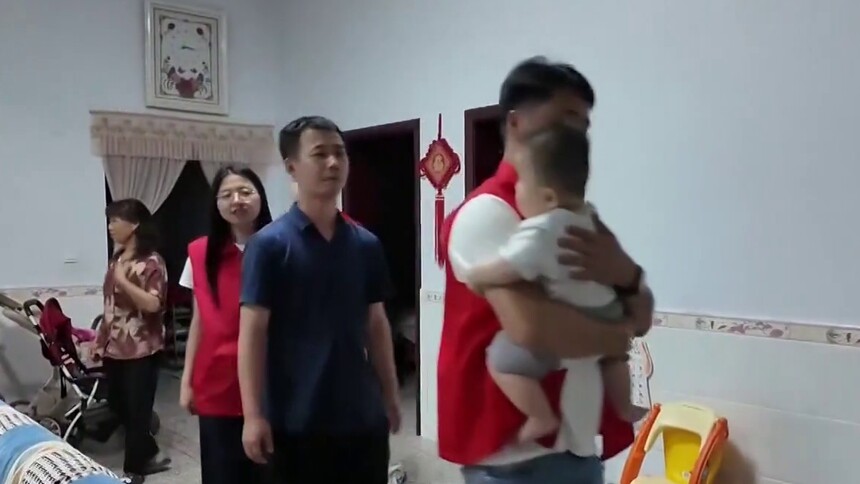 防汛一线，迎战台风“美莎克” 临湘市：紧急避险转移群众 2000多人入住临时安置点