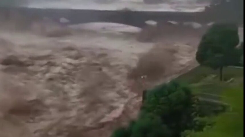 请注意 湖南多地遭遇强降雨及强对流天气 台风季高发洪涝 收好这套自救法