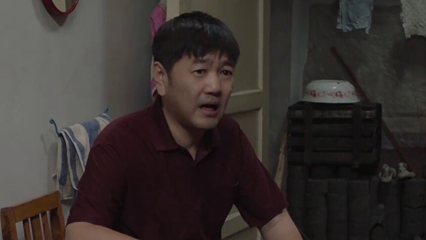 人没回来磁带倒是被砸得咔咔响