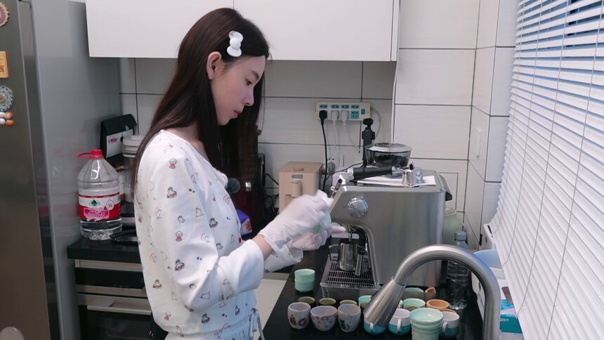 惊呆了！陈瑶不仅拥有海量水杯还精通收纳整理