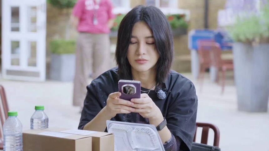《伦敦合伙人》动感地带芒果卡高光花絮第3期：等待时刻尚雯婕沉迷干饭米卡现场开唱