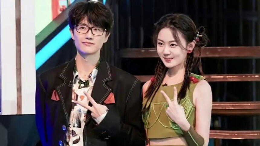 凑热闹追热点：才子娶了为他落泪的女孩！许嵩冯禧把小说过成了现实