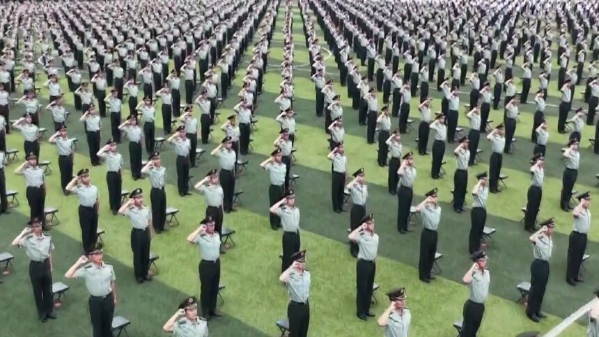 国防科技大学：千余名新学员正式迎来属于他们的“成人礼”
