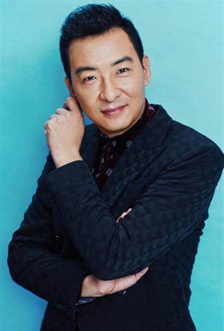 1996年,出演古装武侠剧《塞外奇侠》.